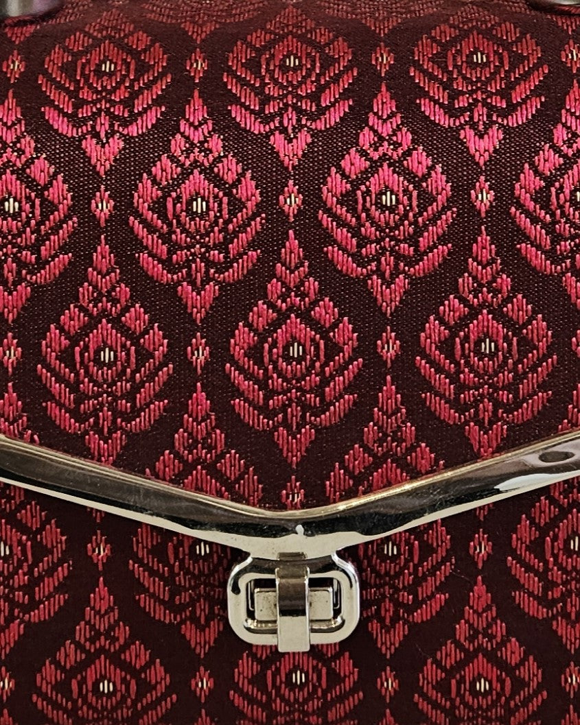 Lai Thai Handbag ( Siam Ruby Oval )