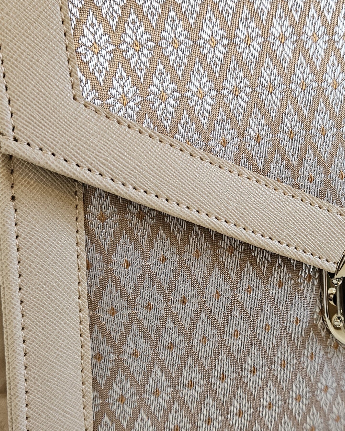 Lai Thai Handbag ( Sand Gold Square )